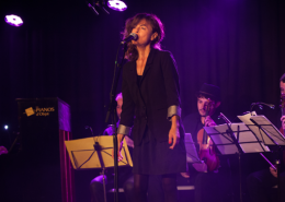 Clarika avec l'Ensemble DécOUVRIR